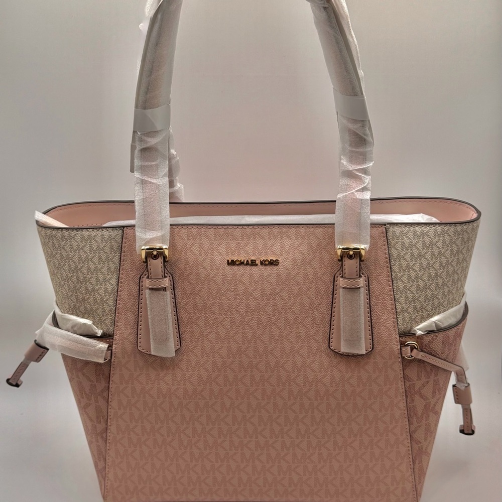 Michael Kors Voyager Blush Pink and Cream Tote Bag - Picture 1 of 4